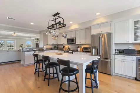 19 Bridge Street Kittery ME 03904