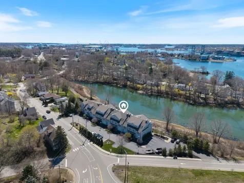 19 Bridge Street Kittery ME 03904