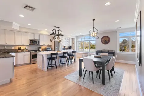 19 Bridge Street Kittery ME 03904