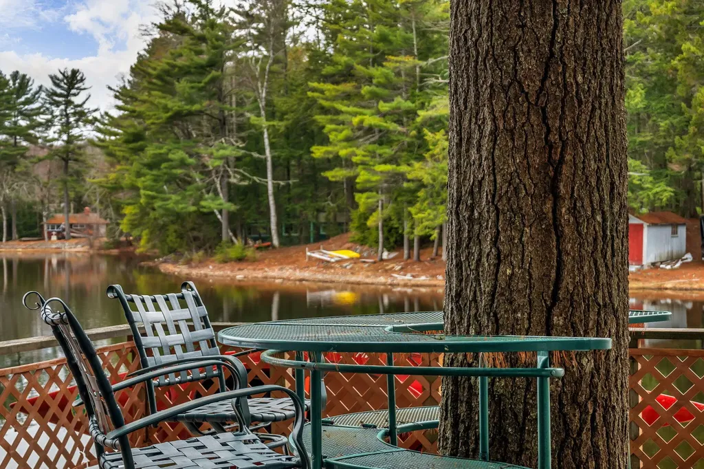 12 Paradise Cove Clifton ME 04428