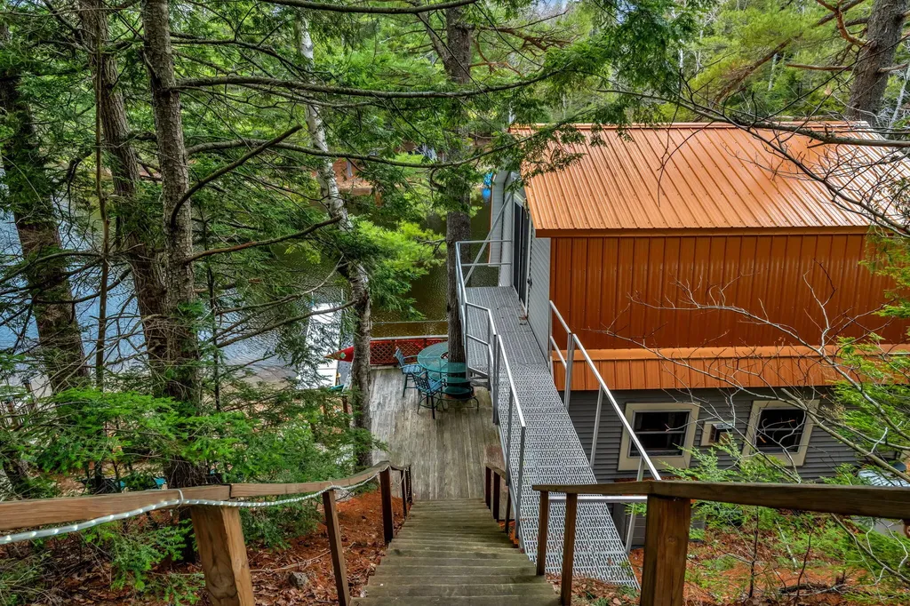 12 Paradise Cove Clifton ME 04428