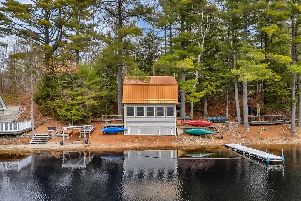 12 Paradise Cove Clifton ME 04428