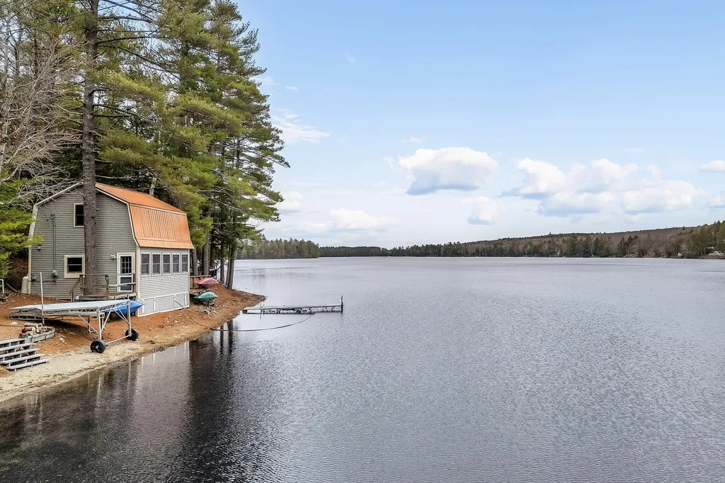 12 Paradise Cove Clifton ME 04428