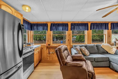 12 Paradise Cove Clifton ME 04428