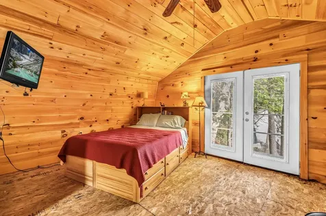 12 Paradise Cove Clifton ME 04428