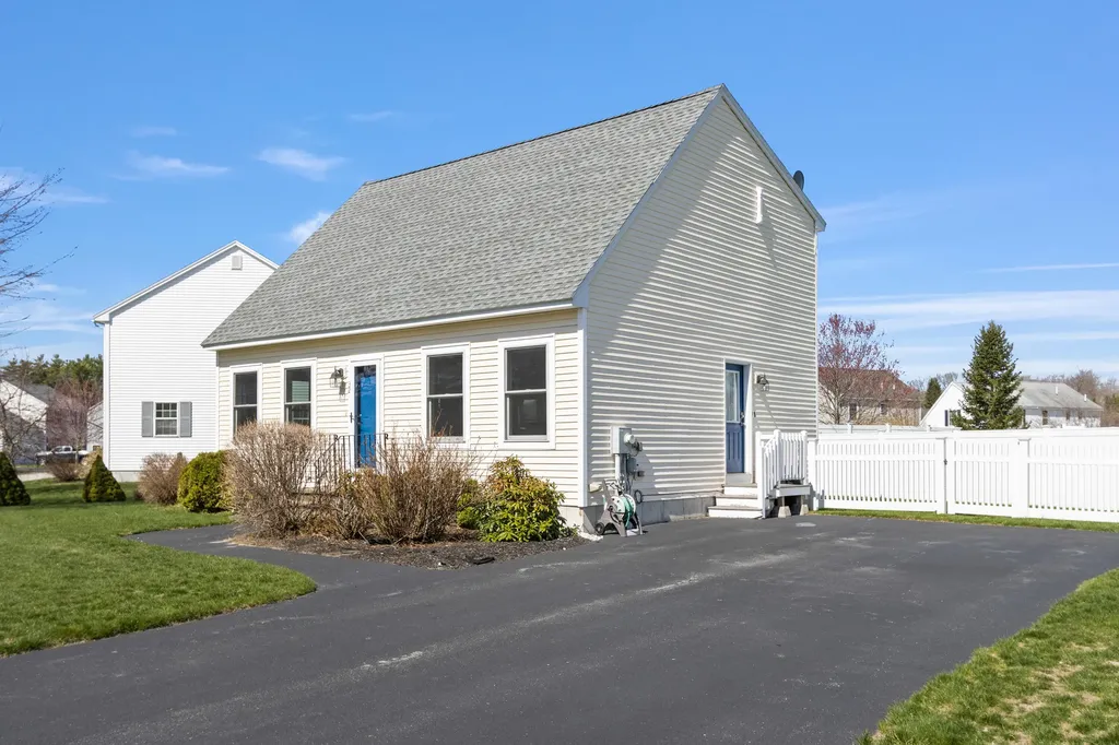32 Wagner Farm Road Gorham ME 04038