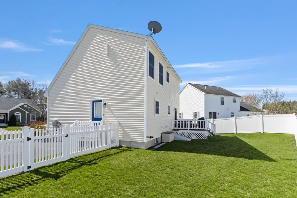 32 Wagner Farm Road Gorham ME 04038