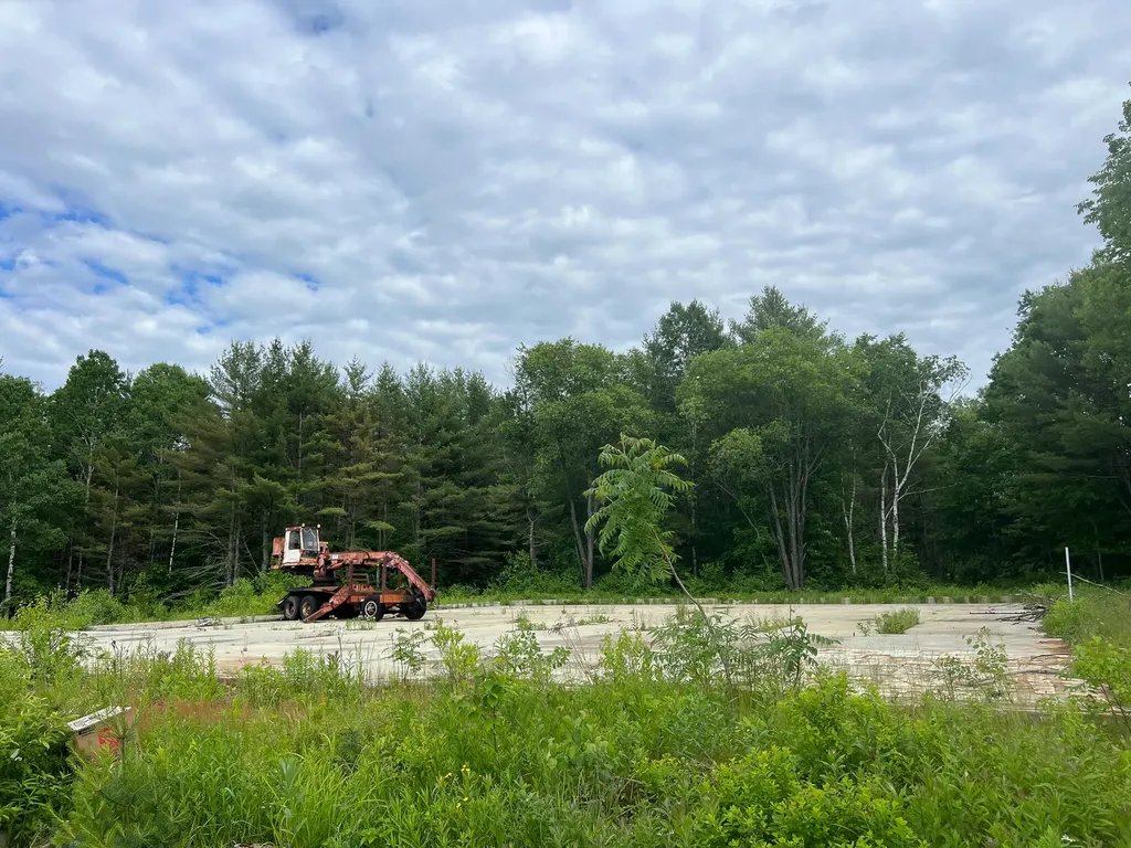 1019 Us-2 Rumford ME 04276