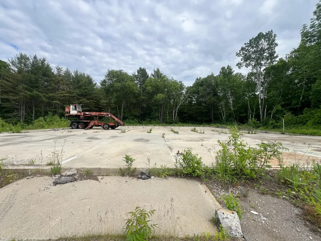 1019 Us-2 Rumford ME 04276