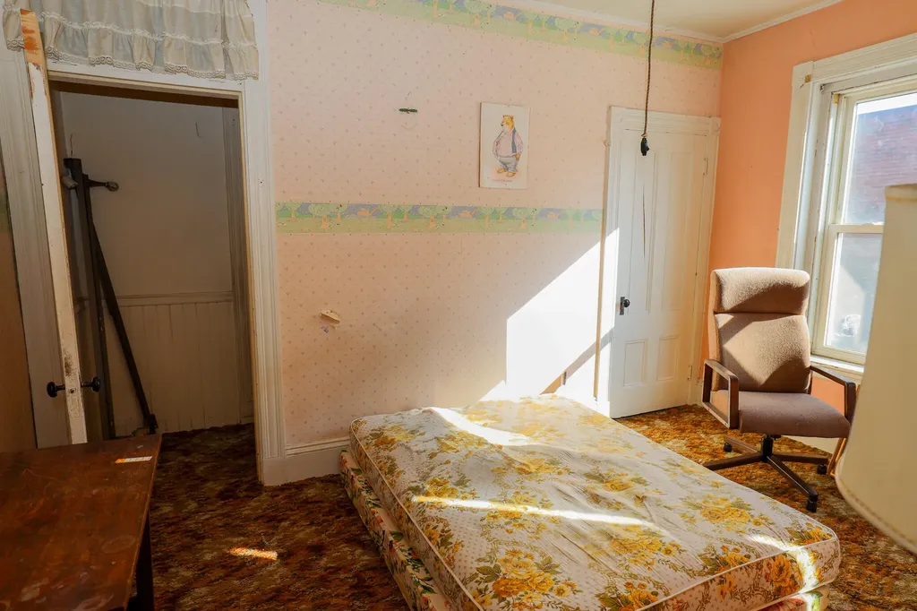 102 Congress Street Rumford ME 04276