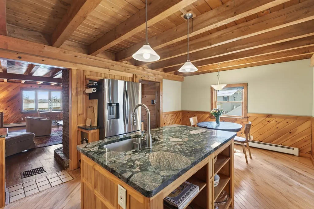 15 Marsh View Lane Glenburn ME 04401