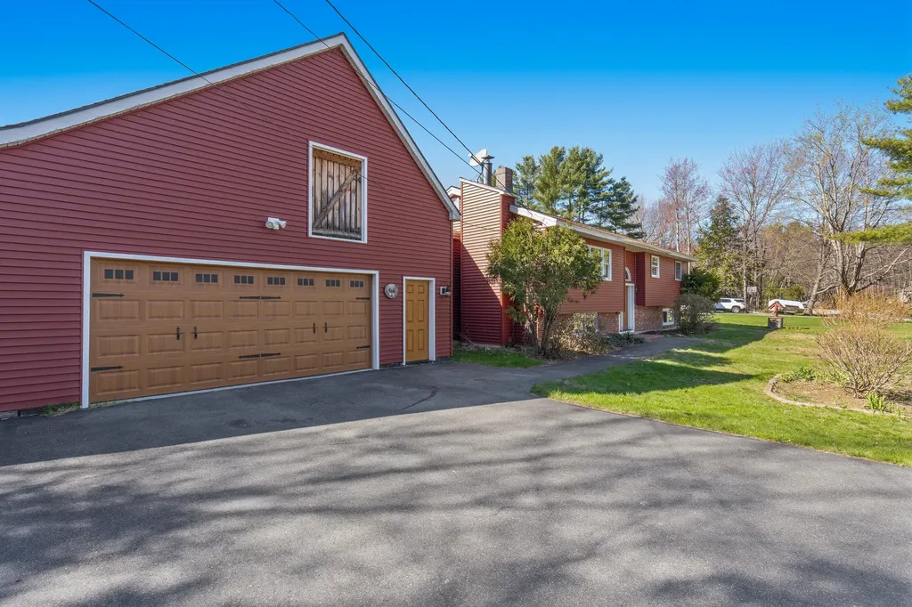 64 Annabessacook Drive Winthrop ME 04364