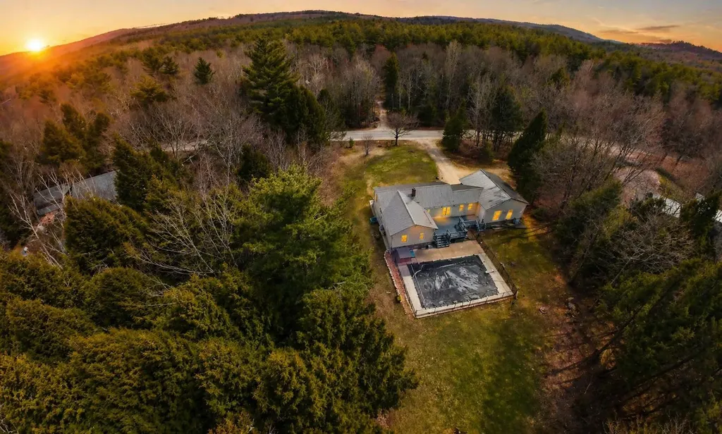 86 Back Cove Drive Turner ME 04282