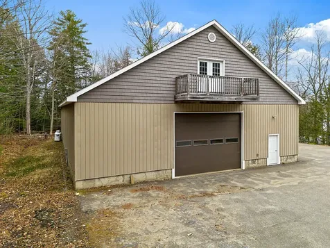 17 Aviator Place Oakland ME 04963