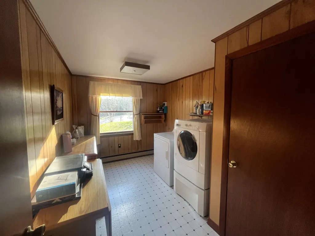 157 Main Road Abbot ME 04406