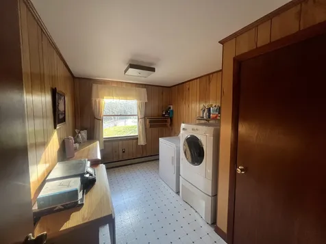 157 Main Road Abbot ME 04406