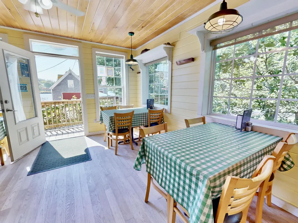 62 W Main Street Vinalhaven ME 04863