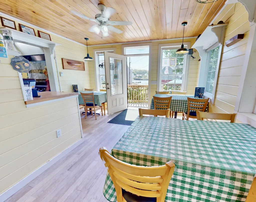 62 W Main Street Vinalhaven ME 04863