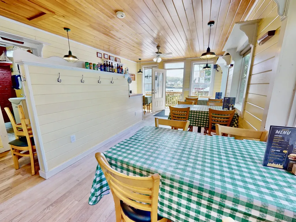 62 W Main Street Vinalhaven ME 04863
