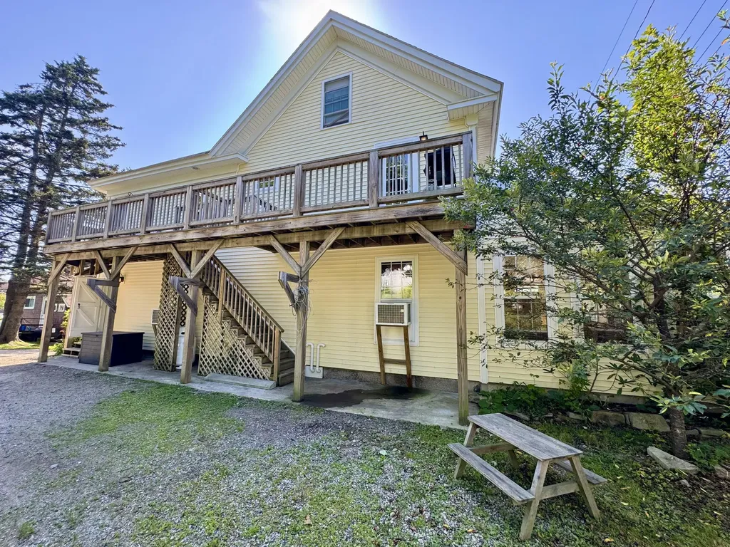 62 W Main Street Vinalhaven ME 04863
