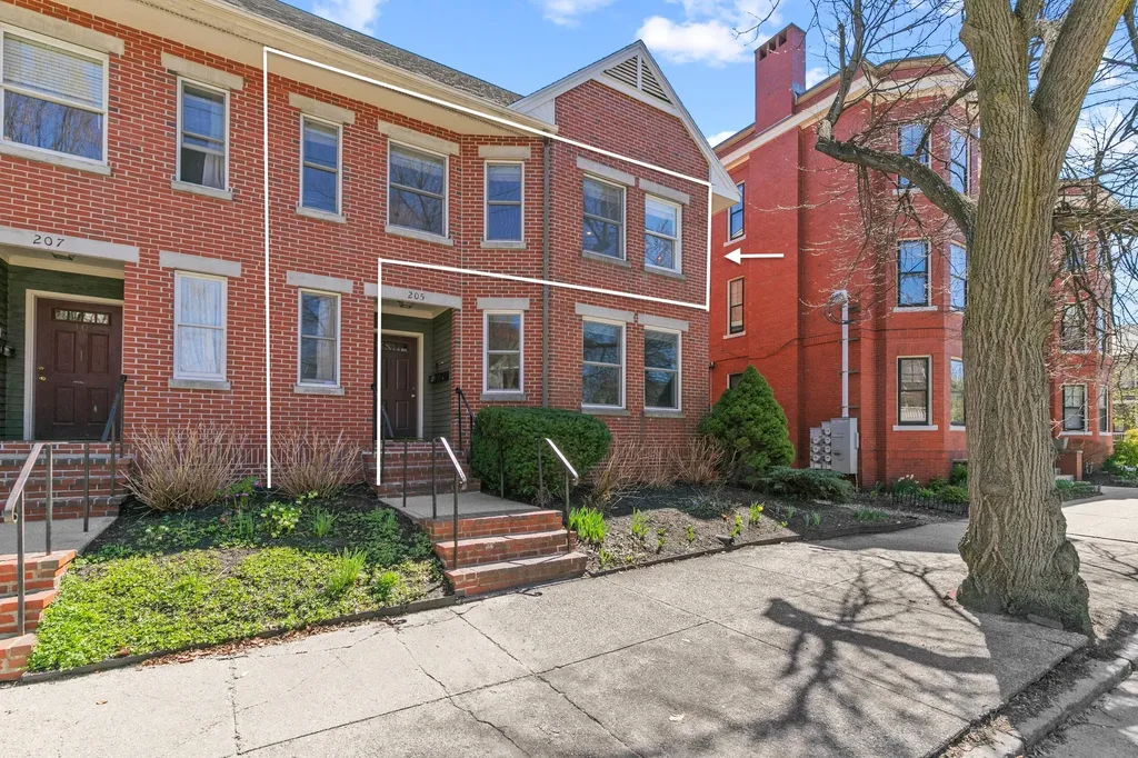 205 Vaughan Street Portland ME 04102