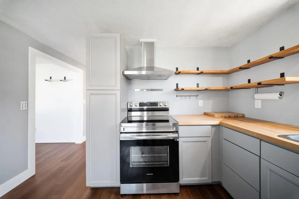 8 Lamb Street Windham ME 04062