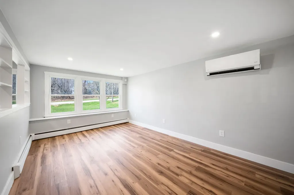 8 Lamb Street Windham ME 04062