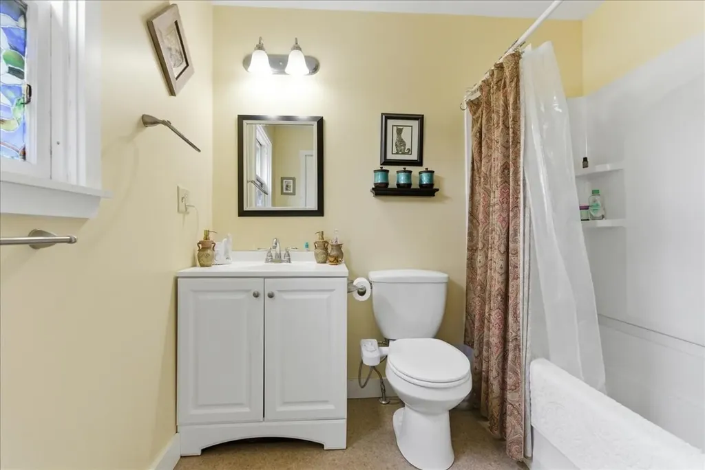 11 Elmwood Road Auburn ME 04210