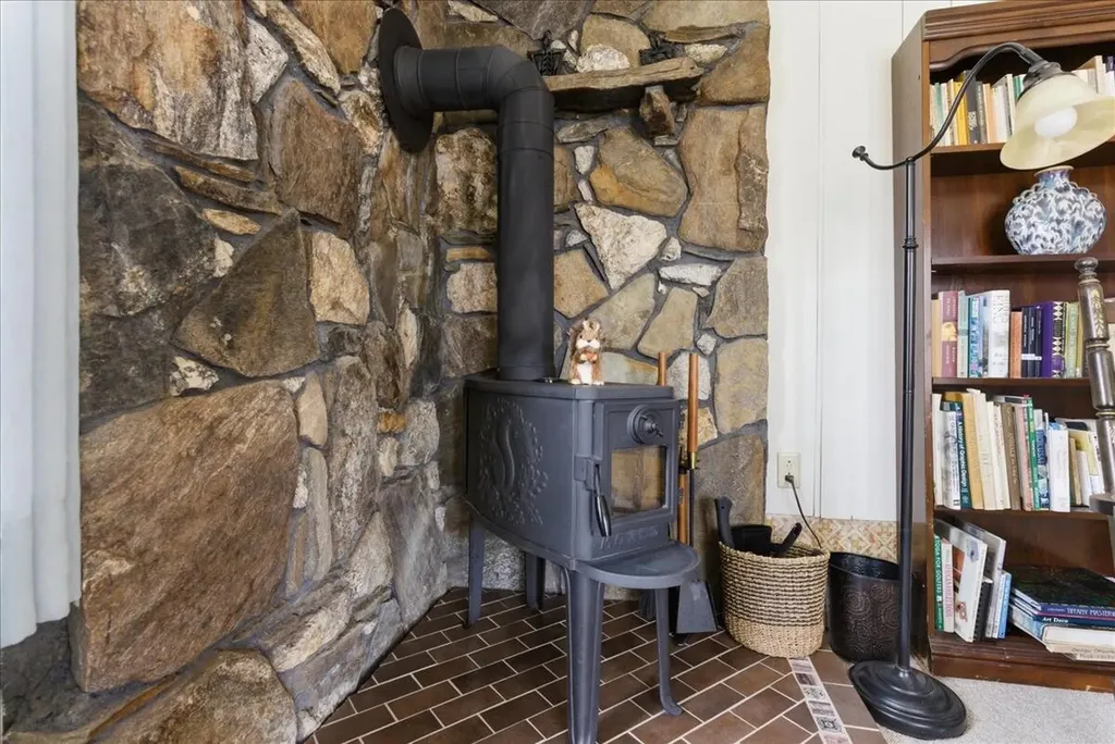 11 Elmwood Road Auburn ME 04210