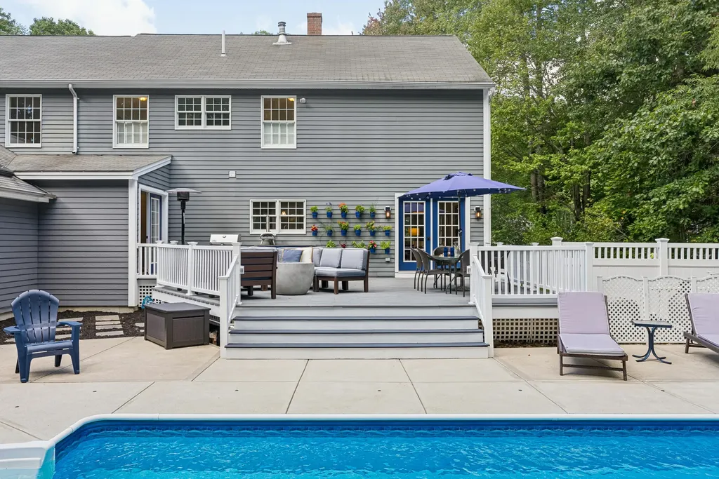 8 Constitution Road Kennebunk ME 04043