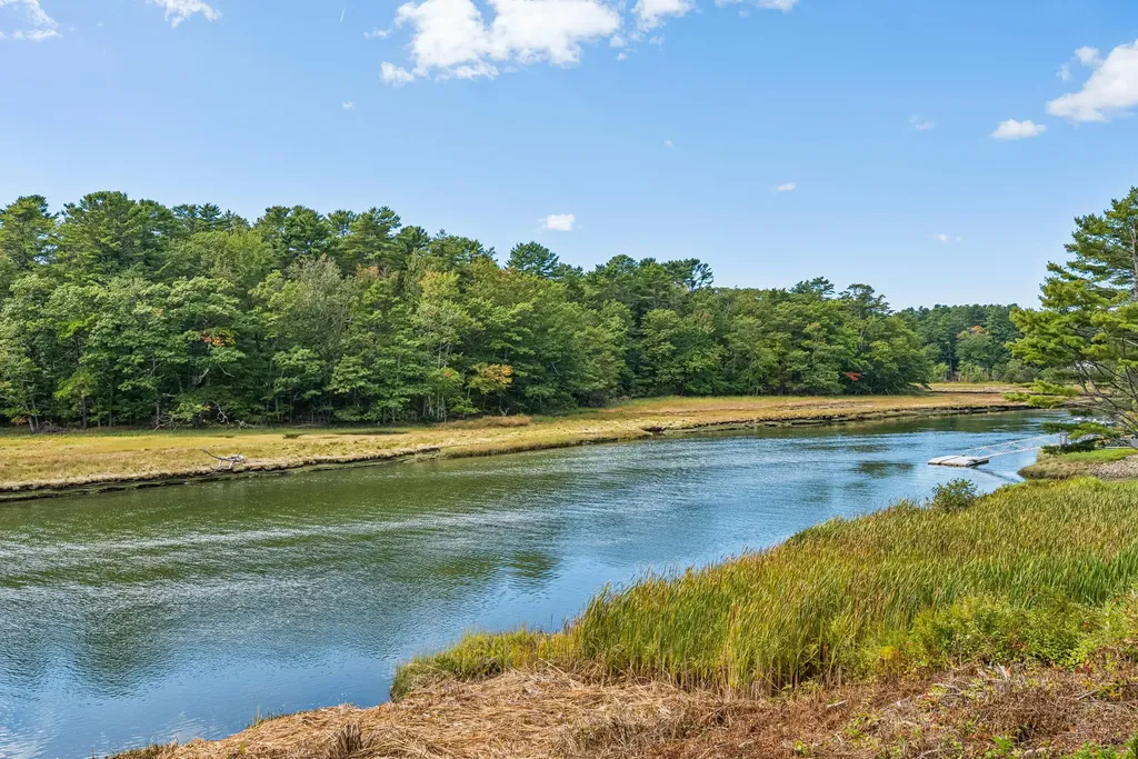 8 Constitution Road Kennebunk ME 04043