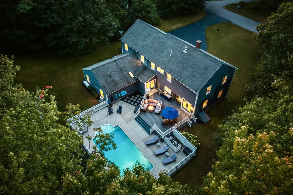 8 Constitution Road Kennebunk ME 04043
