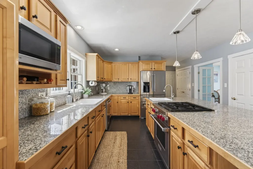 8 Constitution Road Kennebunk ME 04043