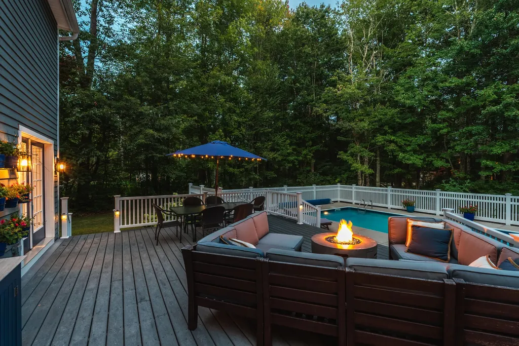 8 Constitution Road Kennebunk ME 04043