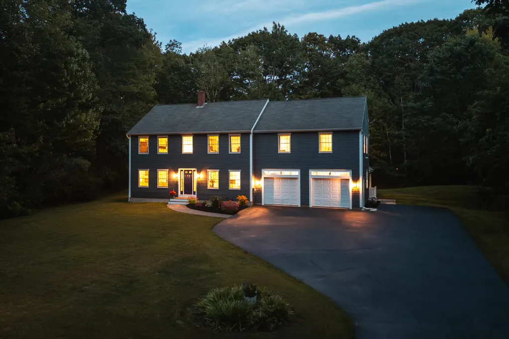 8 Constitution Road Kennebunk ME 04043