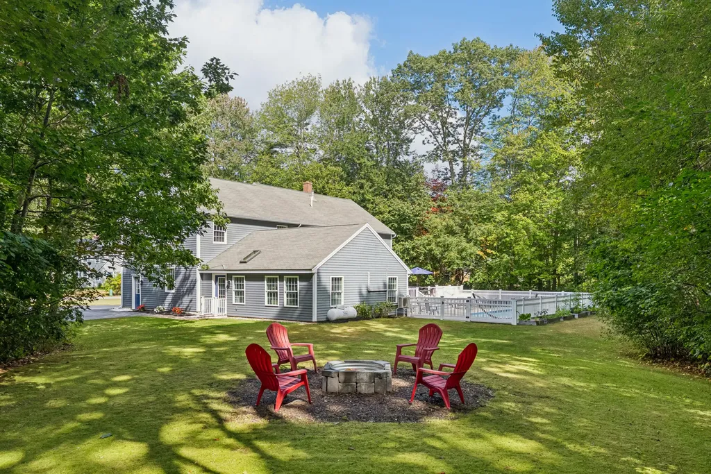 8 Constitution Road Kennebunk ME 04043