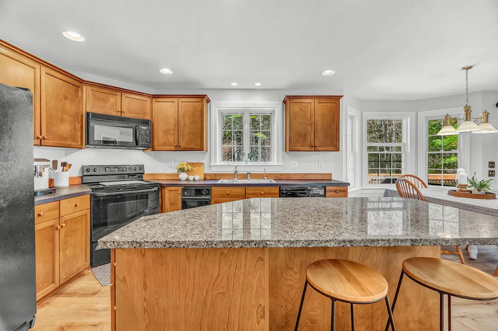 11 Goldenwood Drive Scarborough ME 04074
