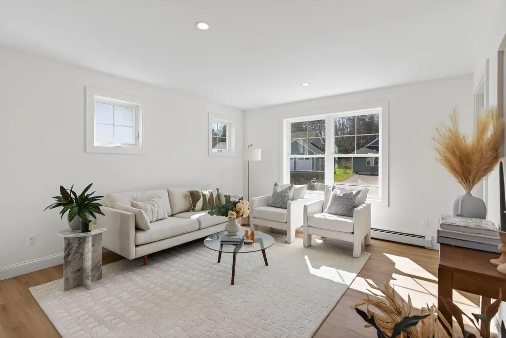 12 Feldspar Lane Cumberland ME 04021
