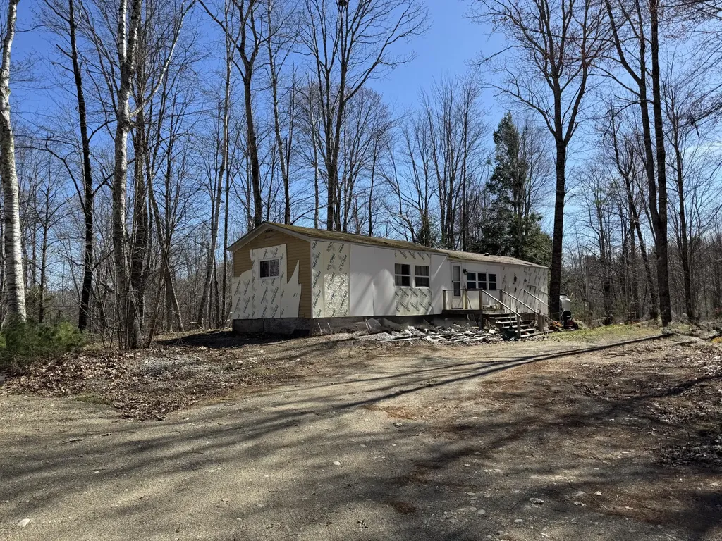330 Old County Road Washington ME 04574