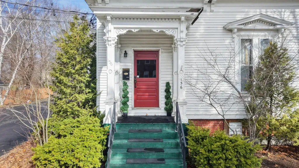 156 N Main Street Brewer ME 04412