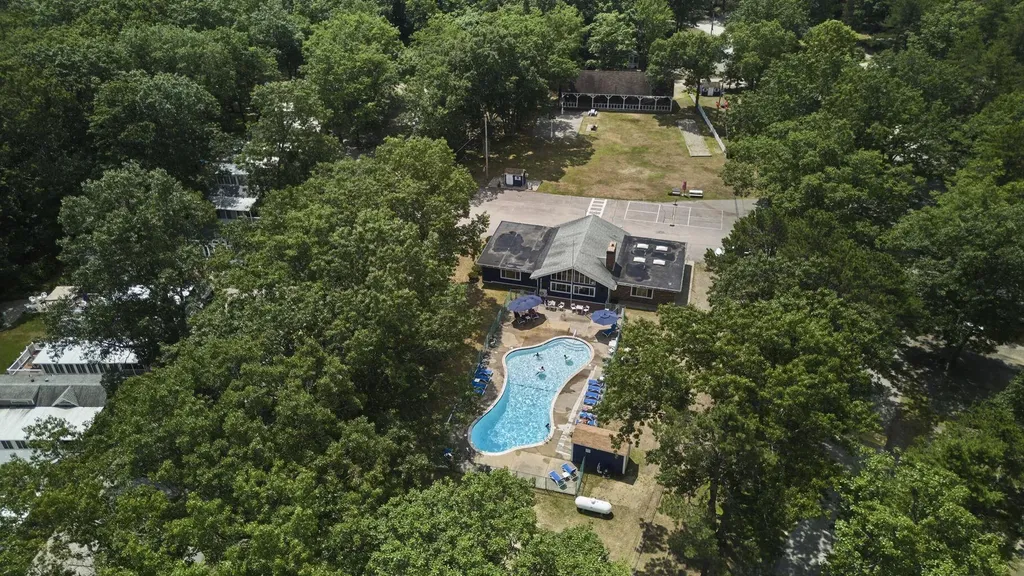 1 Robinson Way Kennebunk ME 04043