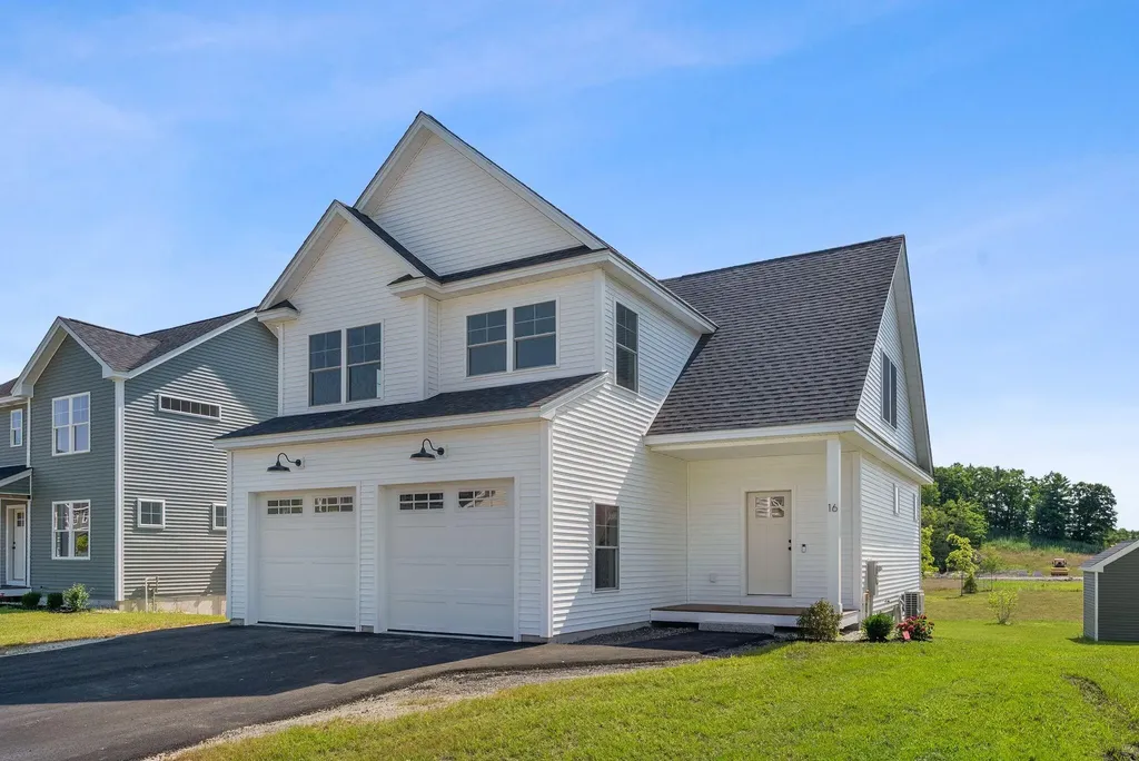 16 Feldspar Lane Cumberland ME 04021