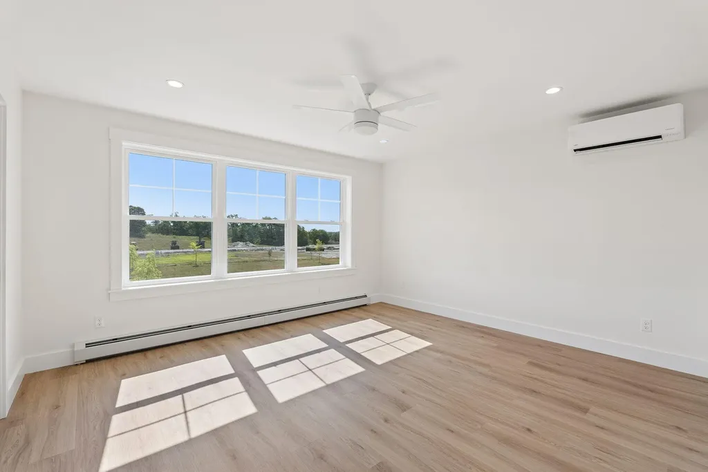 16 Feldspar Lane Cumberland ME 04021