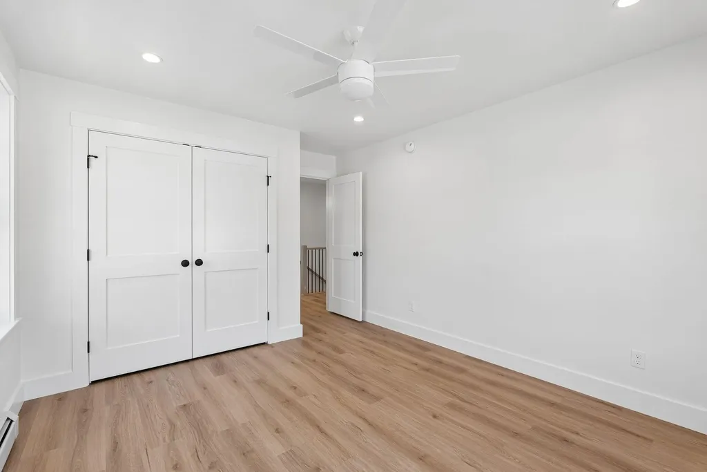 16 Feldspar Lane Cumberland ME 04021