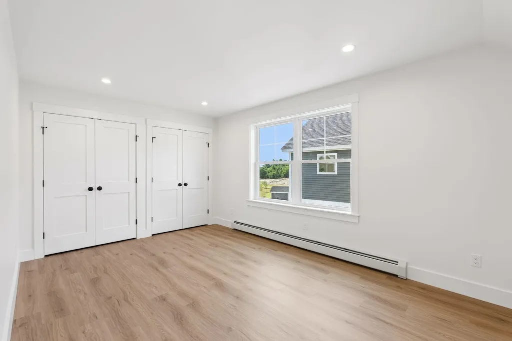 16 Feldspar Lane Cumberland ME 04021