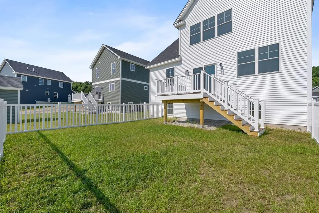 16 Feldspar Lane Cumberland ME 04021
