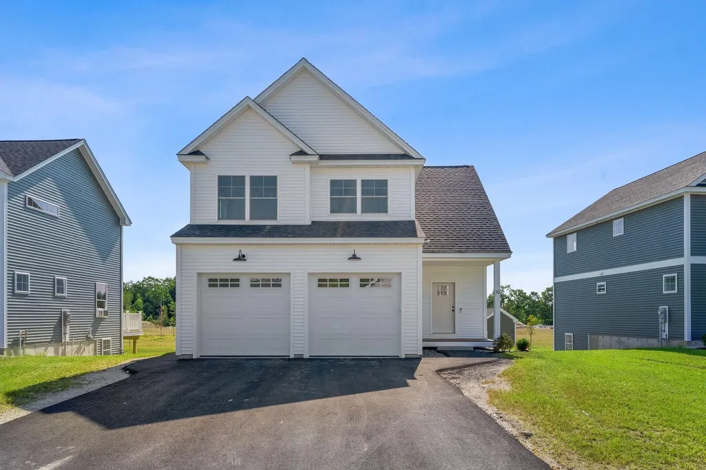 16 Feldspar Lane Cumberland ME 04021