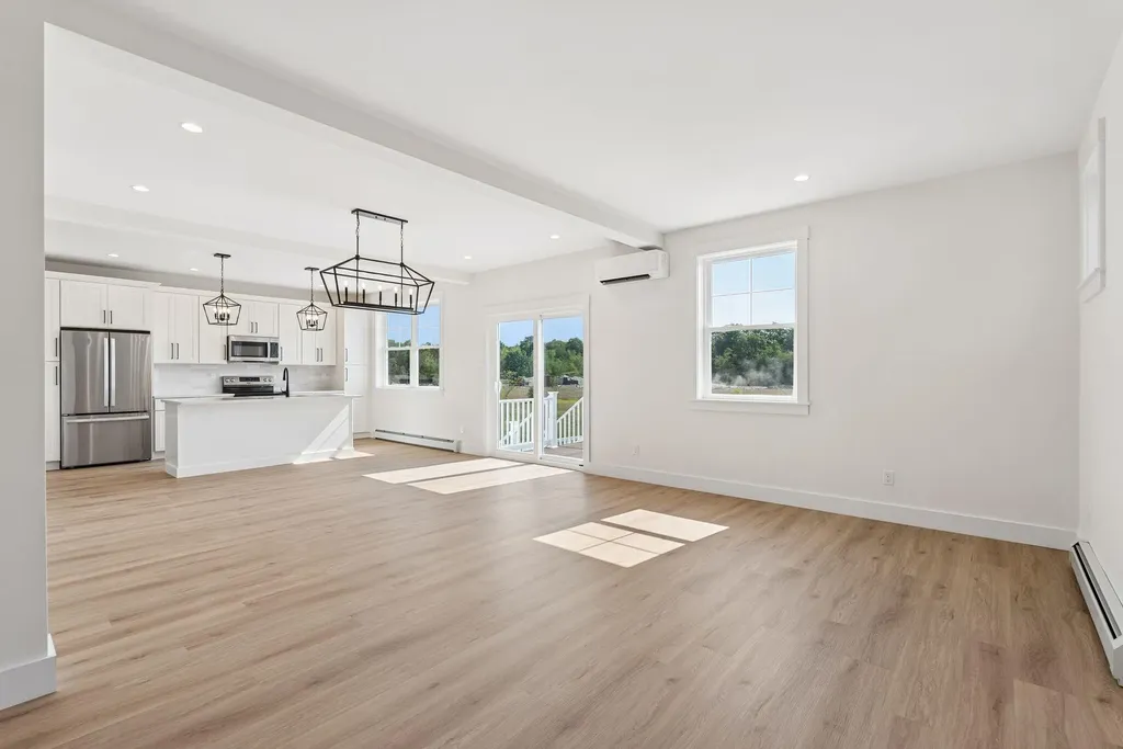 16 Feldspar Lane Cumberland ME 04021