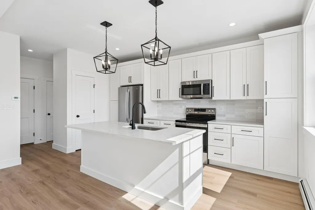 16 Feldspar Lane Cumberland ME 04021