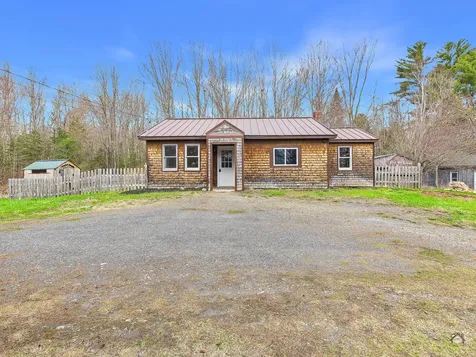 1818 Bangor Road Clinton ME 04927